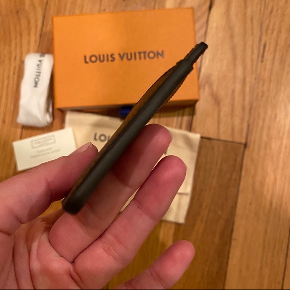 LOUIS VUITTON GIANT MONOGRAM REVERSIBLE CUP HOLDER - Picture 5 of 10